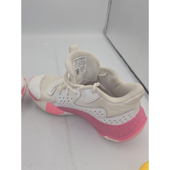 Under Armour Girls Boys 3.5Y Gym Basketball Volleyball Tennis Shoes Pink White - Picture 9 of 16